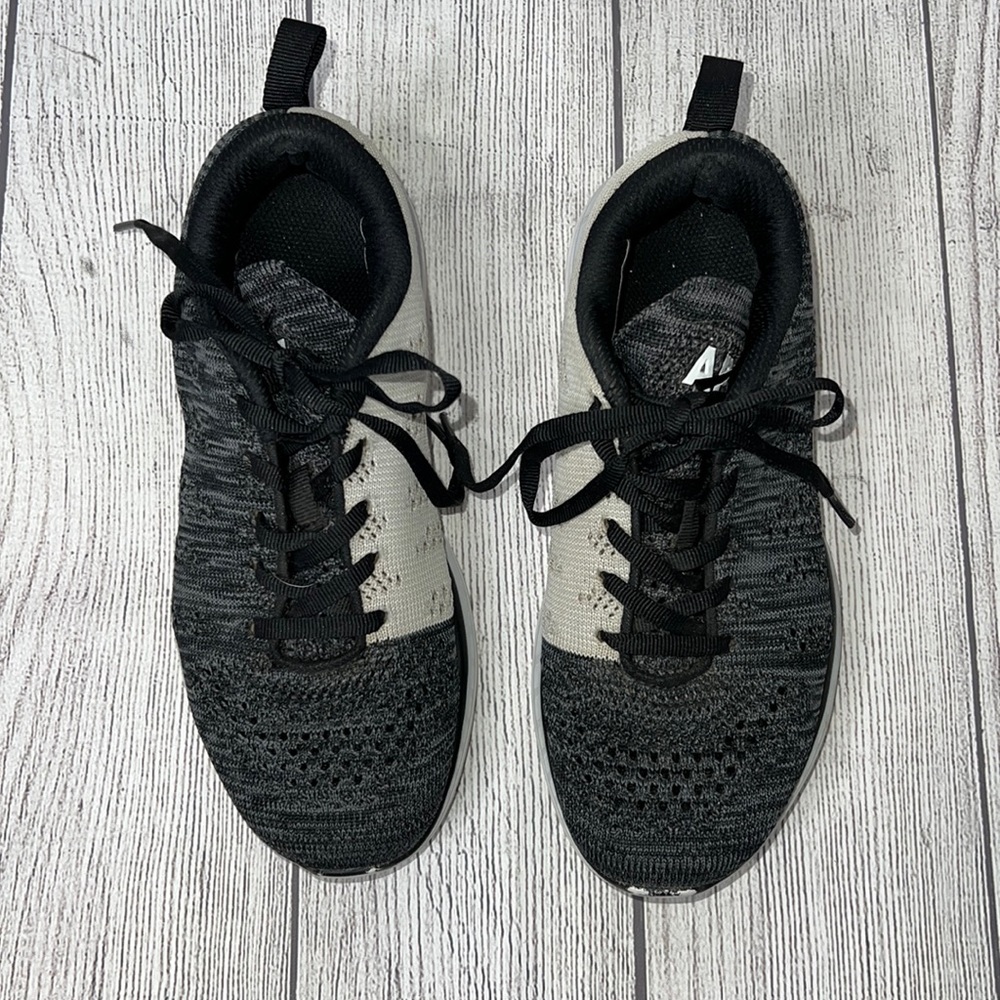 🔹 APL Techloom Prow Athletic Shoes